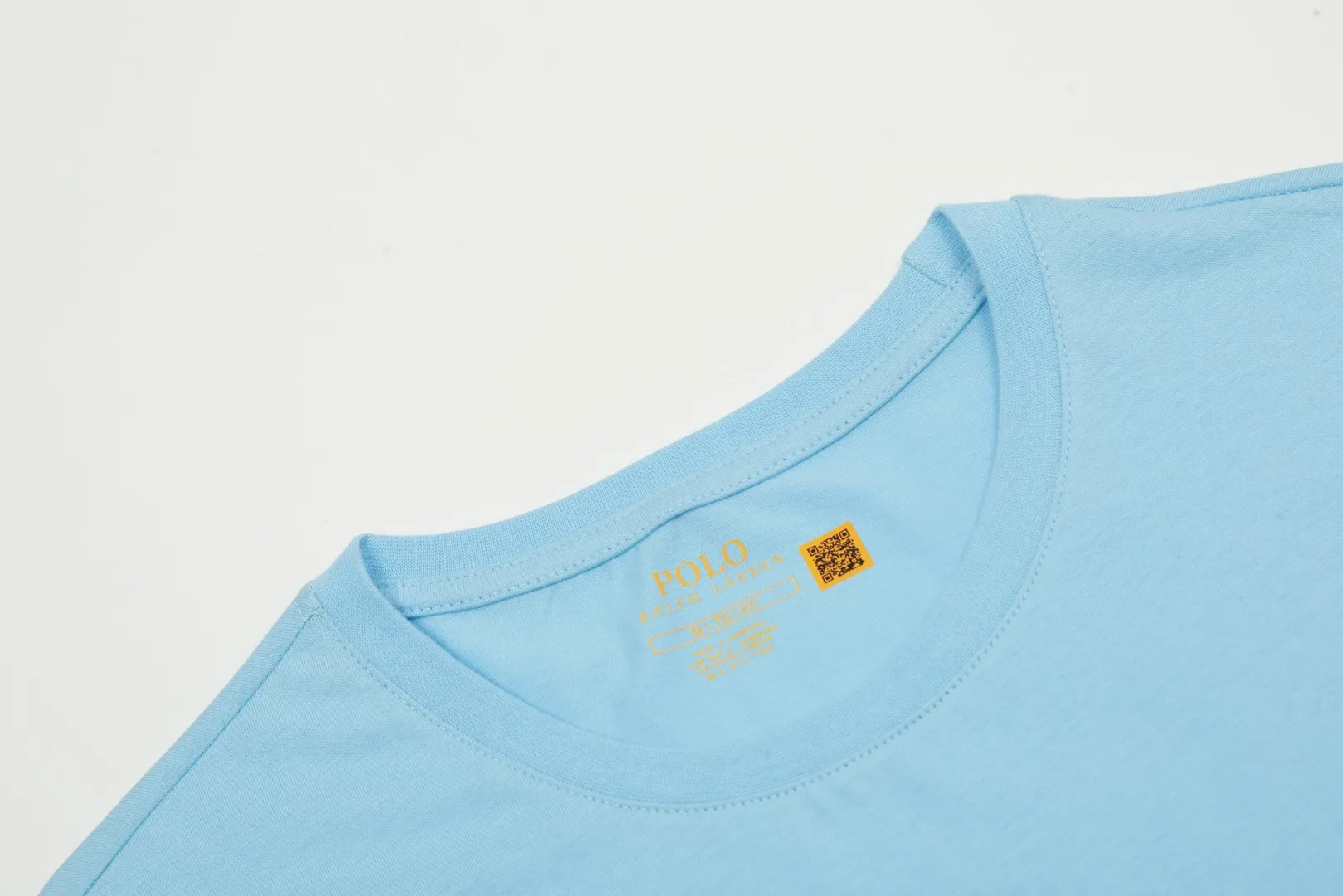 🅿️116 "Top quality" Style number: DS003# (not off the shelves all year round) [Ralph Lauren classic pony embroidered round neck basic short sleeves] ✅Ralph Lauren Ralph Lauren classic basic versatile round neck short sleeves ✅Main supplier platform live broadcast Wholesale entities Replenish when out of stock Not off the shelves ✅ZP quality 1:1 version Scan the code to enter the GF website Z cabinet quality ✅26 pieces of 180g hydrophilic toner 100% cotton fabric, comfortable and soft, strong breathability, high-end, cost-effective, good quality needless to say ✅Restore the original version, the maximum size can be worn up to 210 pounds, loose, comfortable and stress-free ✅Work wear, life wear, suitable for various occasions, must-have recommendation for couples Size: Powder white dark gray blue label light gray white label